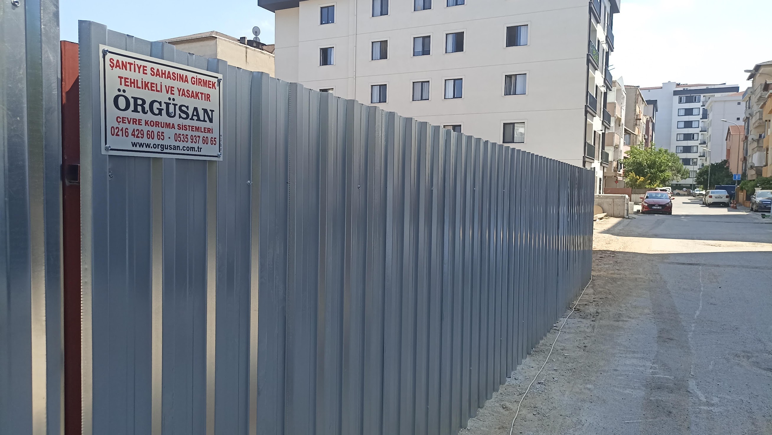 Galvaniz Trapez Sac Şantiye Kapama – ÖRGÜSAN Uygulaması